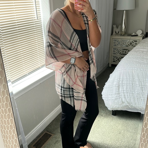 Shawl - Picture 1 of 2